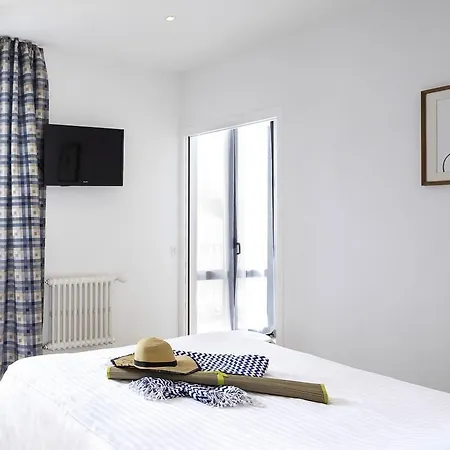 Hotel De La Citadelle Lorient 3*
