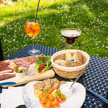 Hotel Spa De La Citadelle Lorient 3*